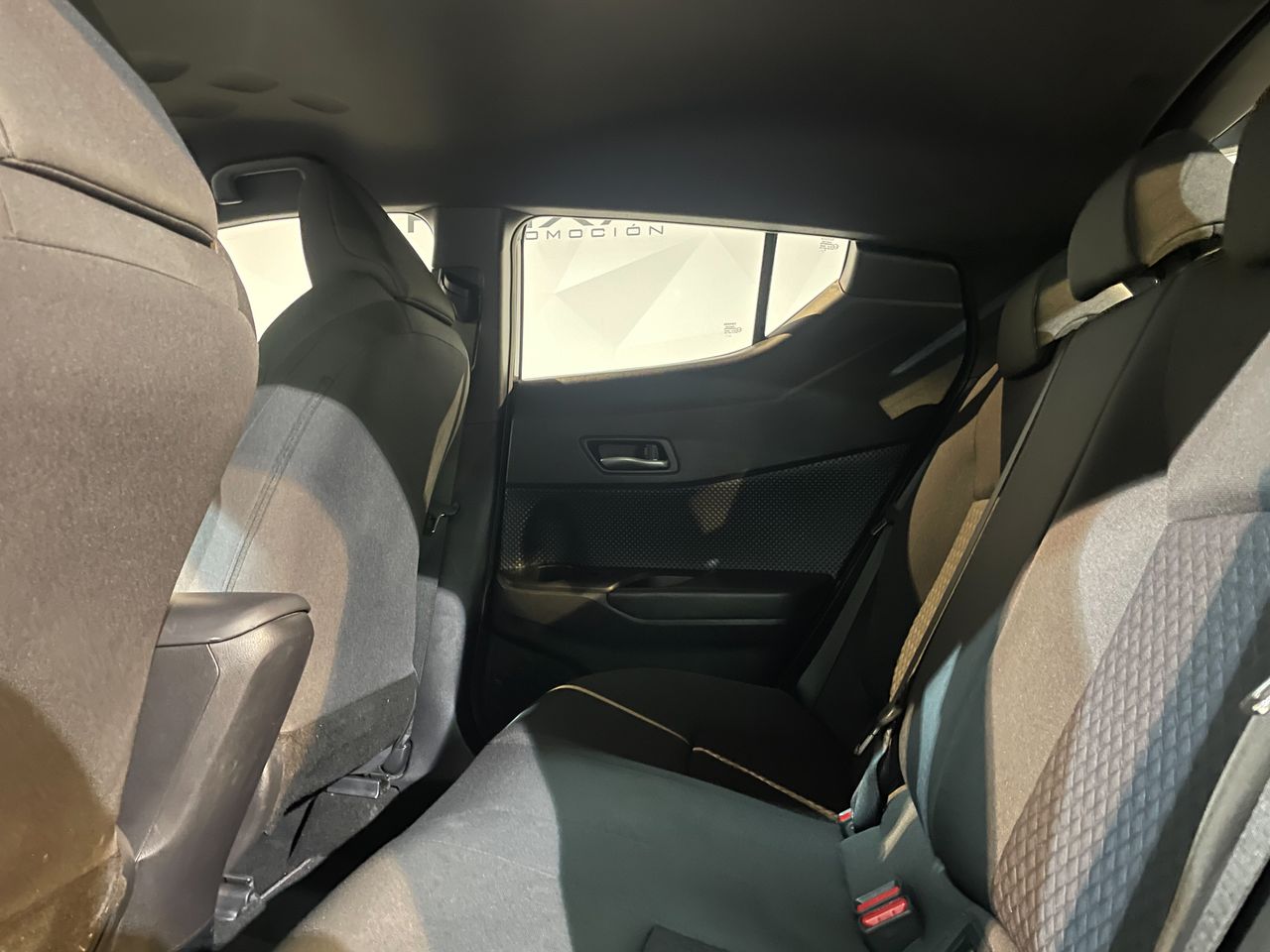 Foto Toyota C-HR 17