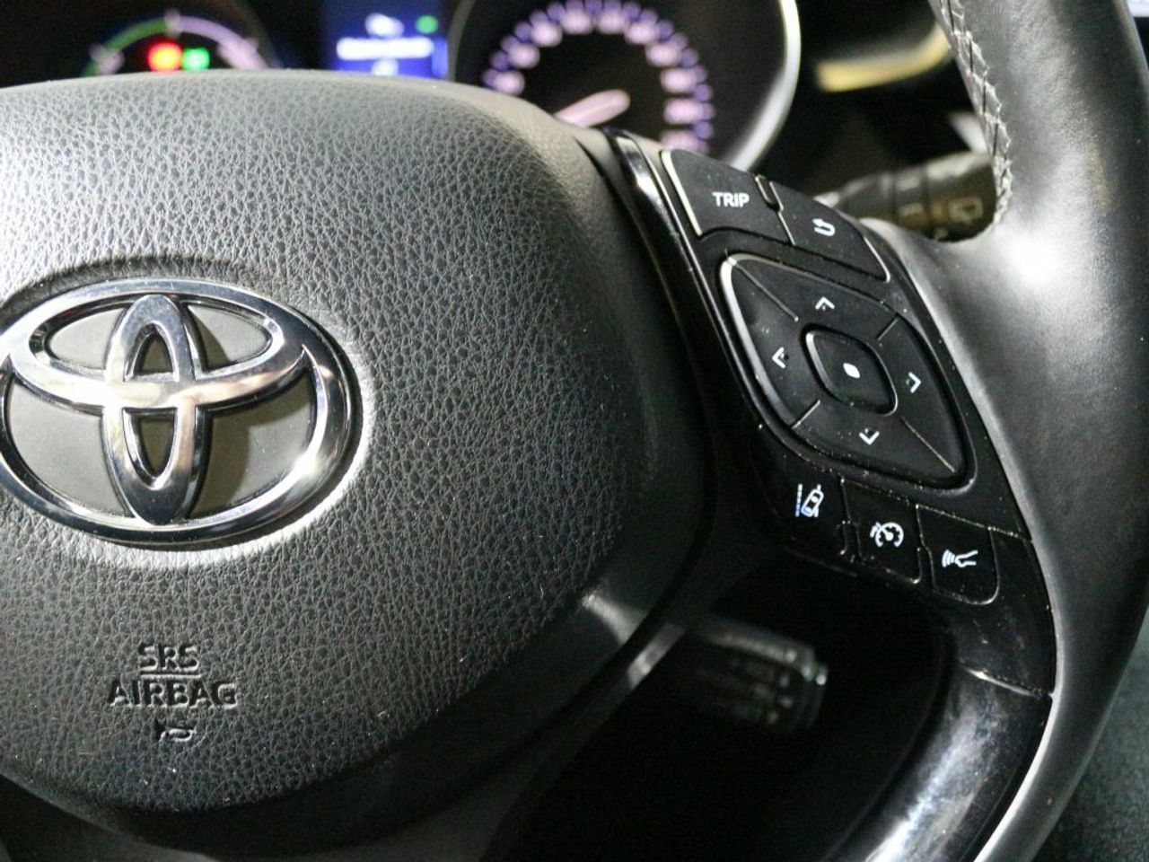 Foto Toyota C-HR 17