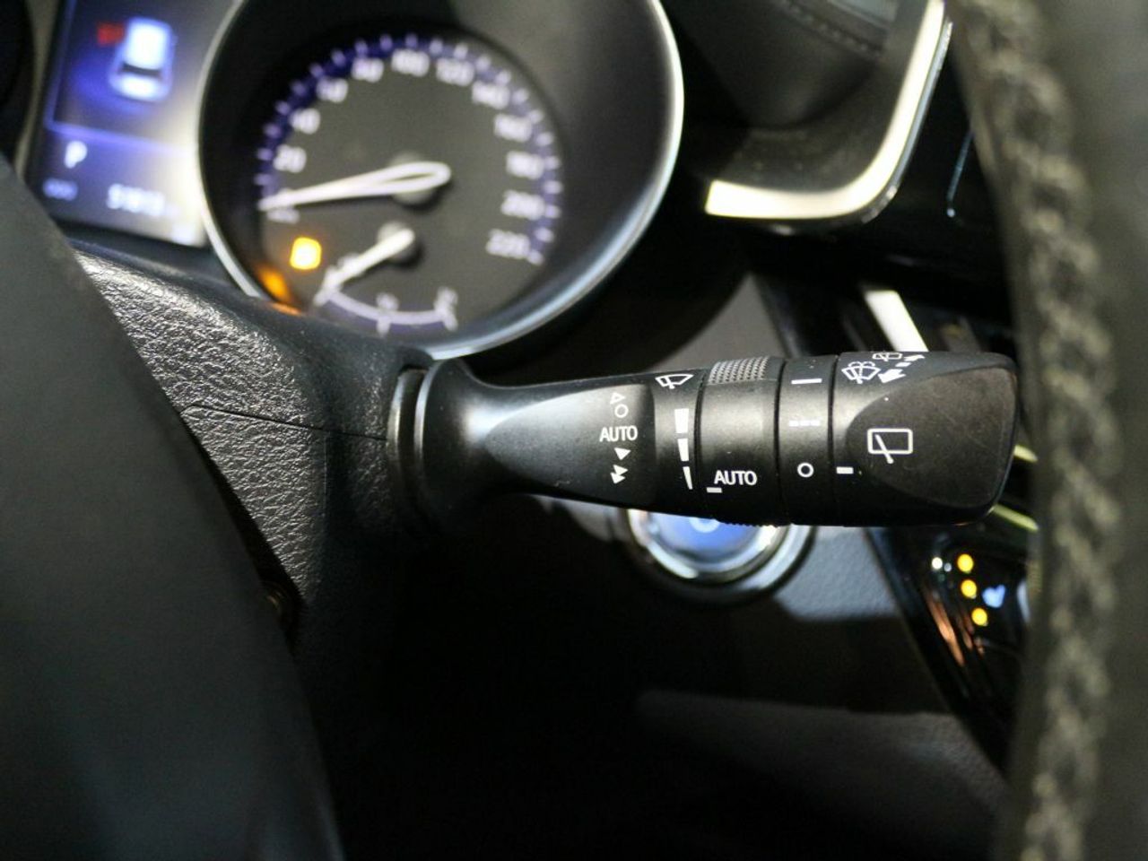 Foto Toyota C-HR 19