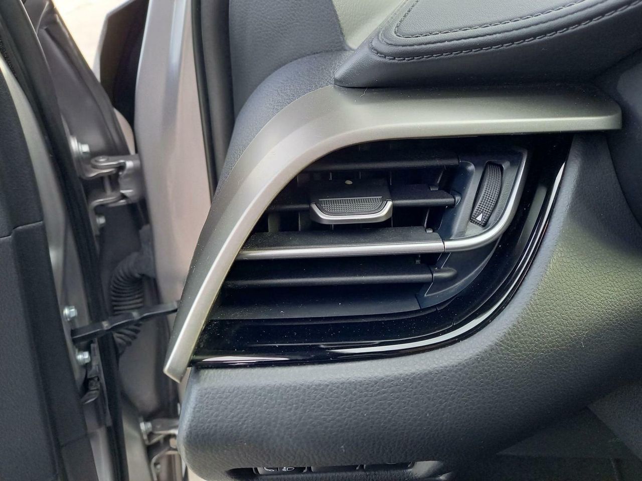 Foto Toyota C-HR 12