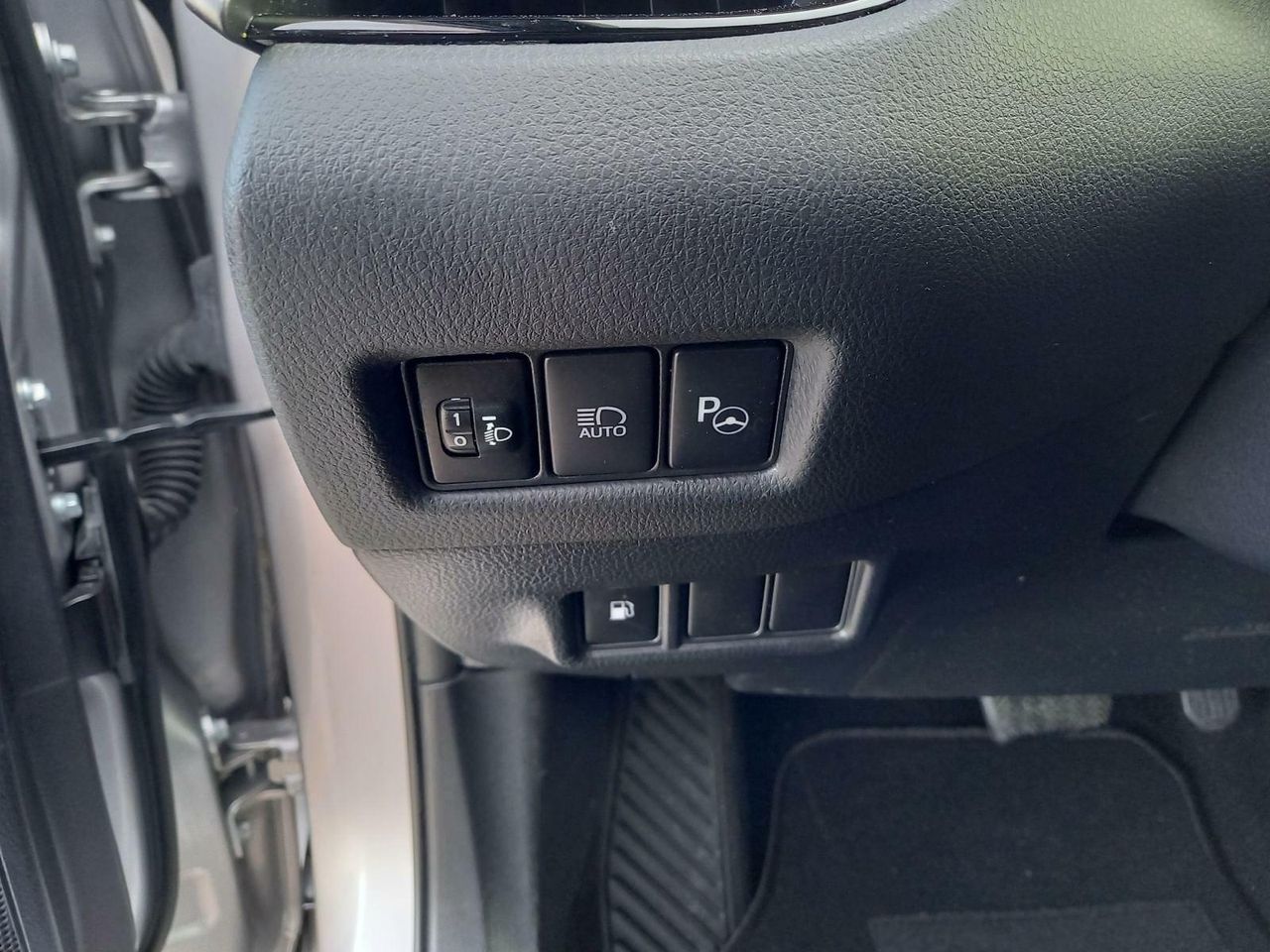 Foto Toyota C-HR 13