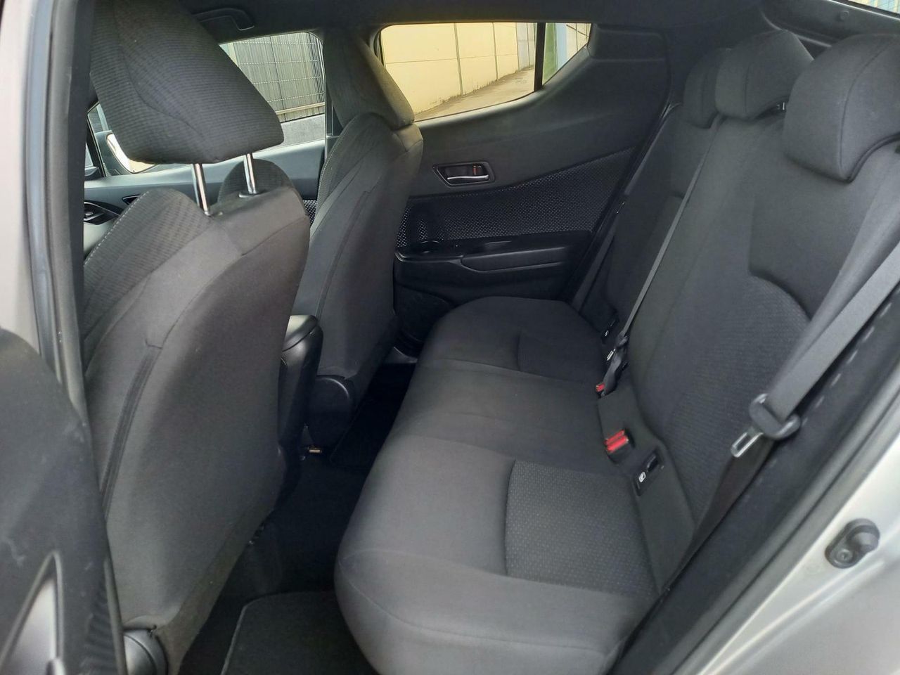 Foto Toyota C-HR 24