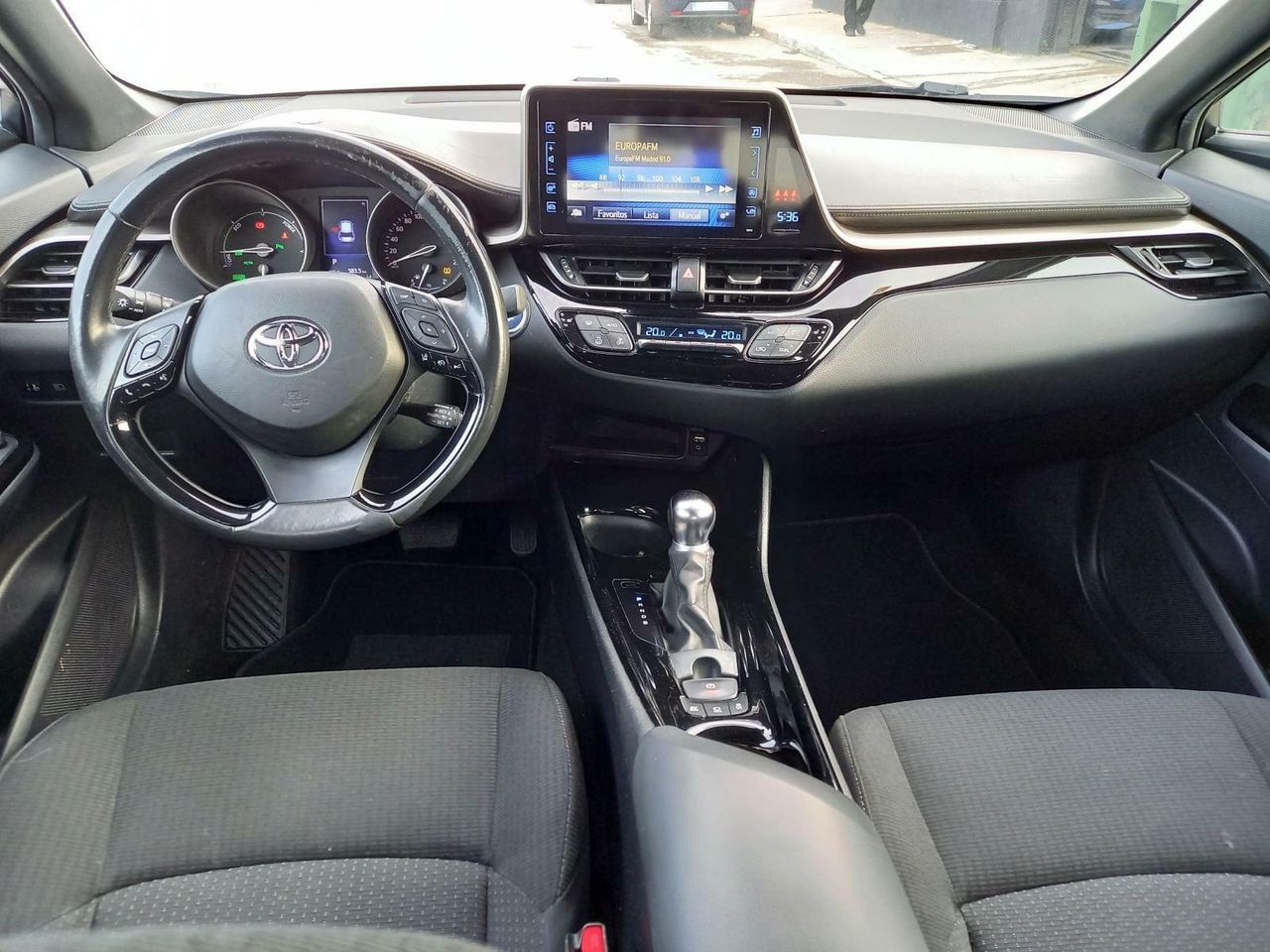 Foto Toyota C-HR 25