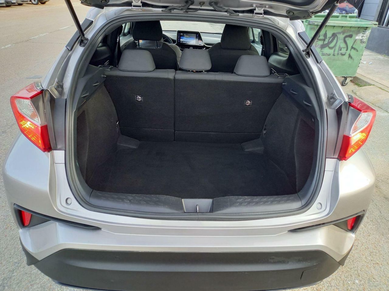 Foto Toyota C-HR 26