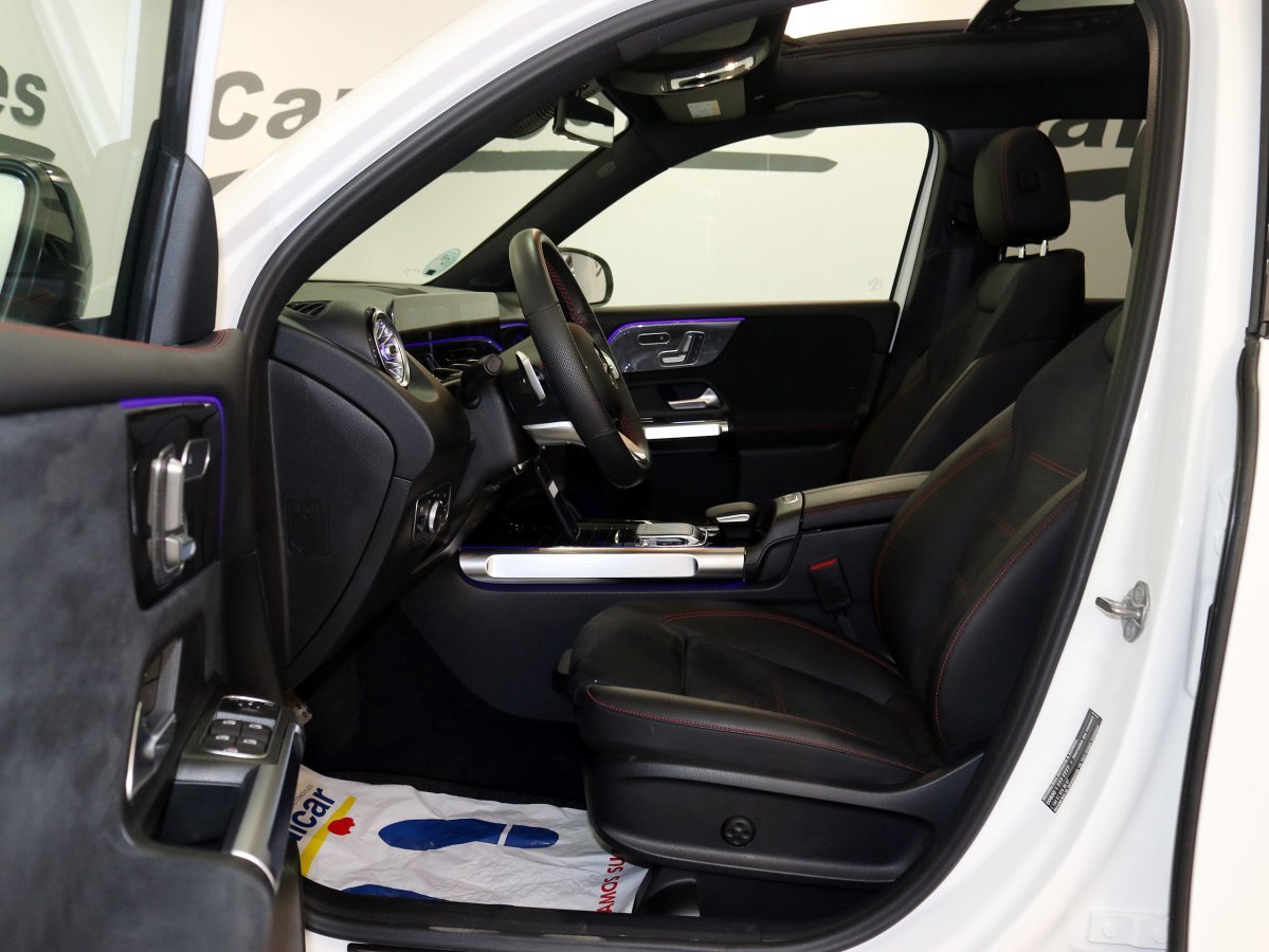 Foto Mercedes-Benz Clase GLB 15