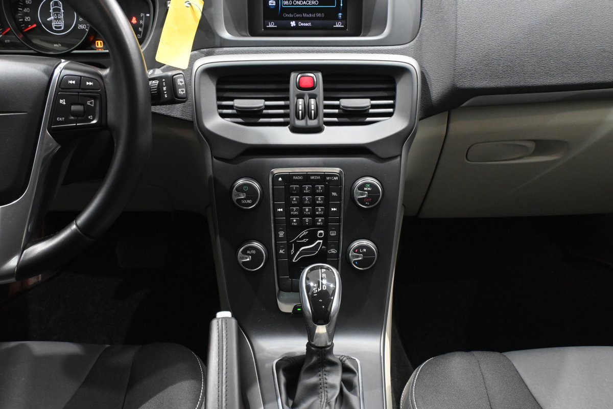 Foto Volvo V40 Cross Country 14
