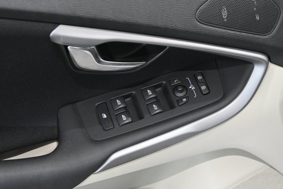 Foto Volvo V40 Cross Country 26