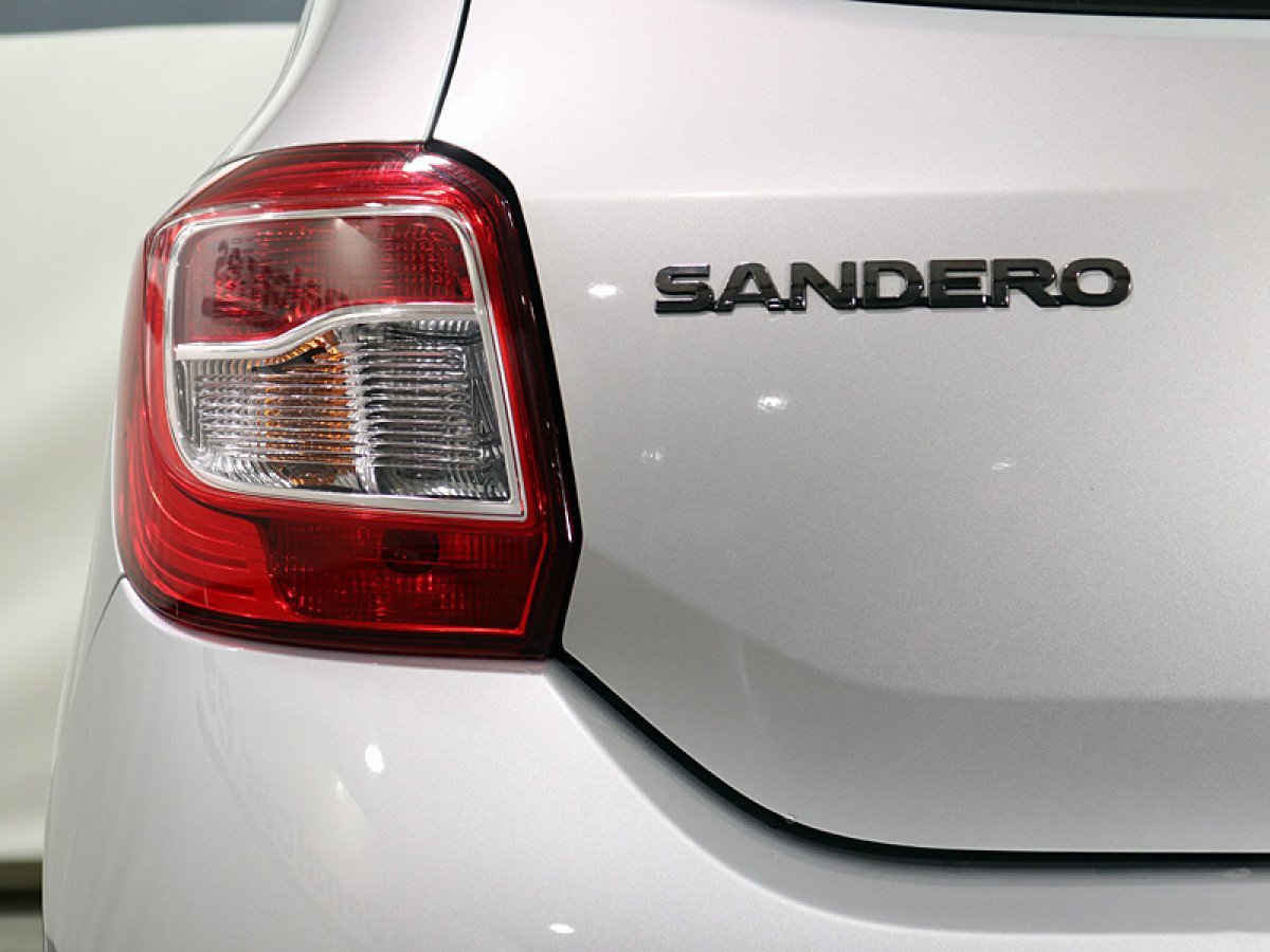 Foto Dacia Sandero 9