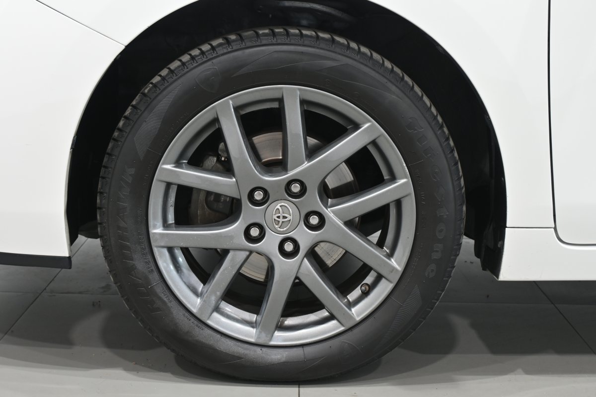 Foto Toyota Corolla Verso 31