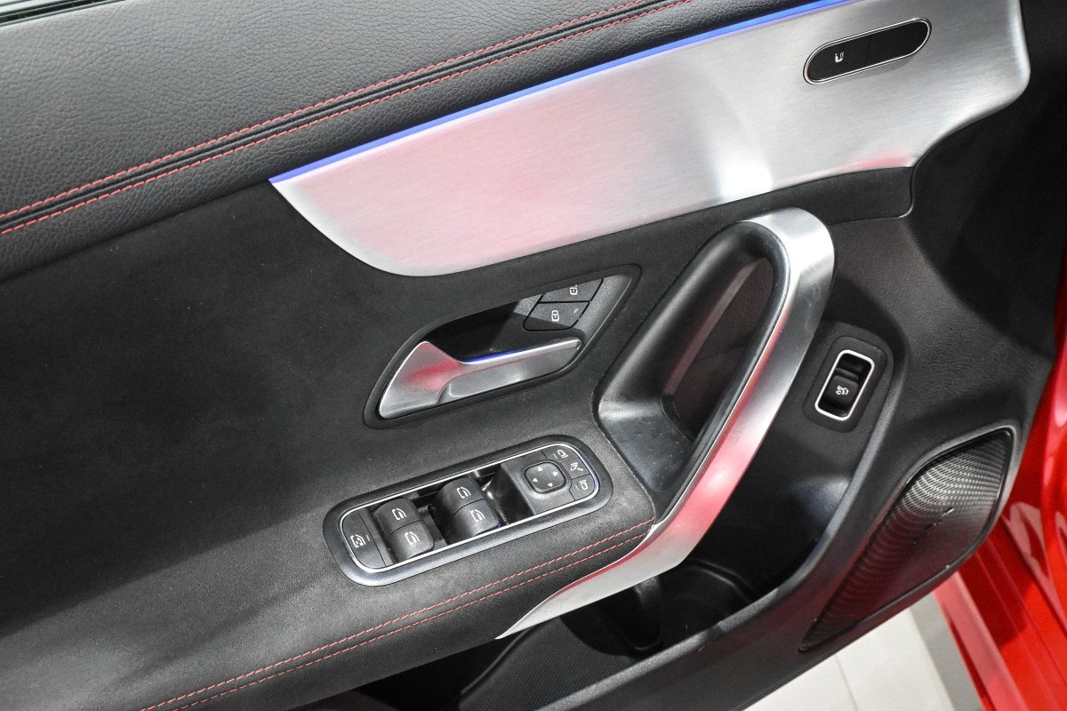 Foto Mercedes-Benz Clase CLA 29