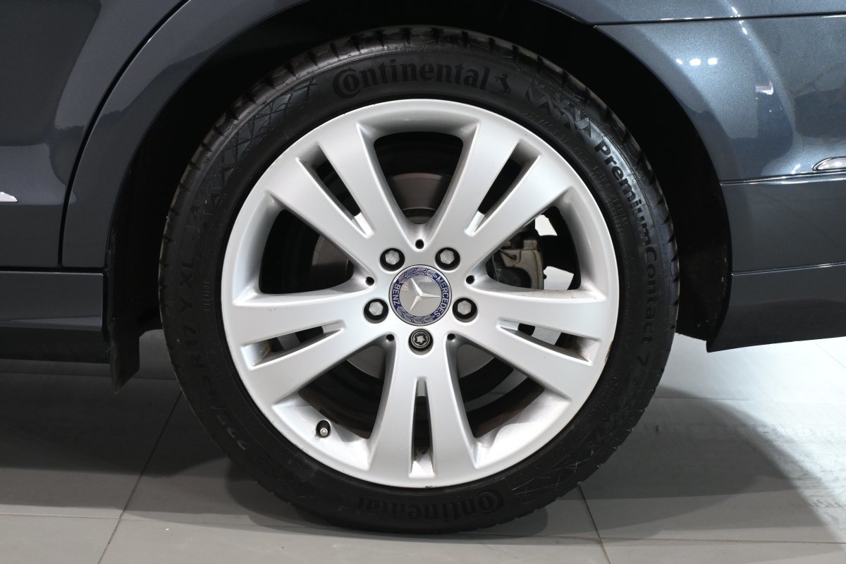 Foto Mercedes-Benz Clase C 25