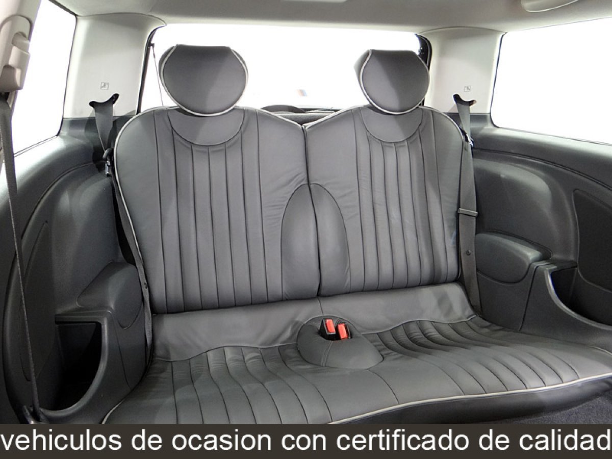 Foto Mini 3 Puertas 24