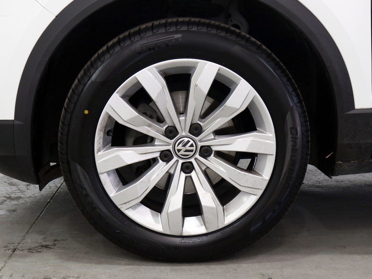 Foto Volkswagen T-Roc 22