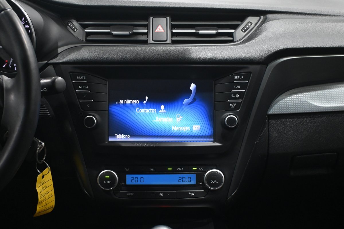 Foto Toyota Avensis 14