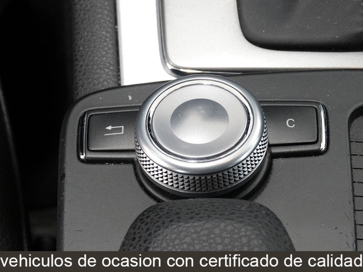 Foto Mercedes-Benz Clase C 25