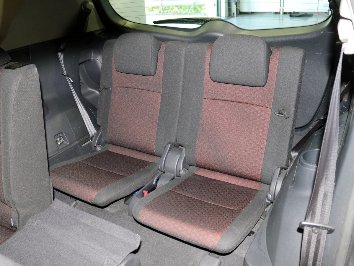 Foto Toyota Corolla Verso 15